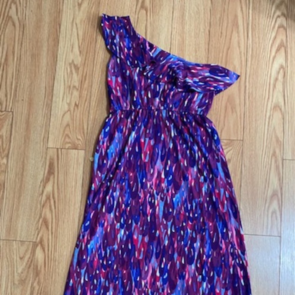 One shoulder patterned maxi dress